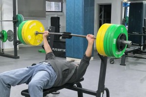 不愧是拿实心球投篮训练的男人！