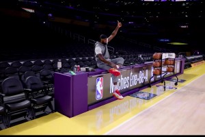 41岁NBA超巨詹姆斯不打比赛的一天