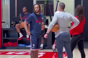 某种程度上拆队是因比尔？快船训练后比尔现身 加兰险被偷袭